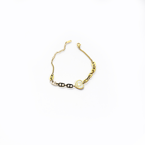 chain heart bracelet